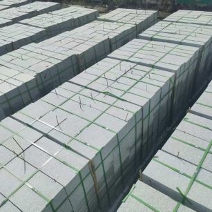 泰州 芝麻白1.8公分火烧300*600地铺，清仓大甩卖