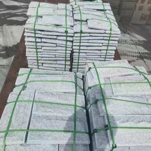 泰州 芝麻白蘑菇石装车出货