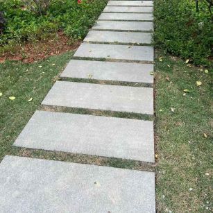 泰州 芝麻黑小区踏步、汀步石铺装效果