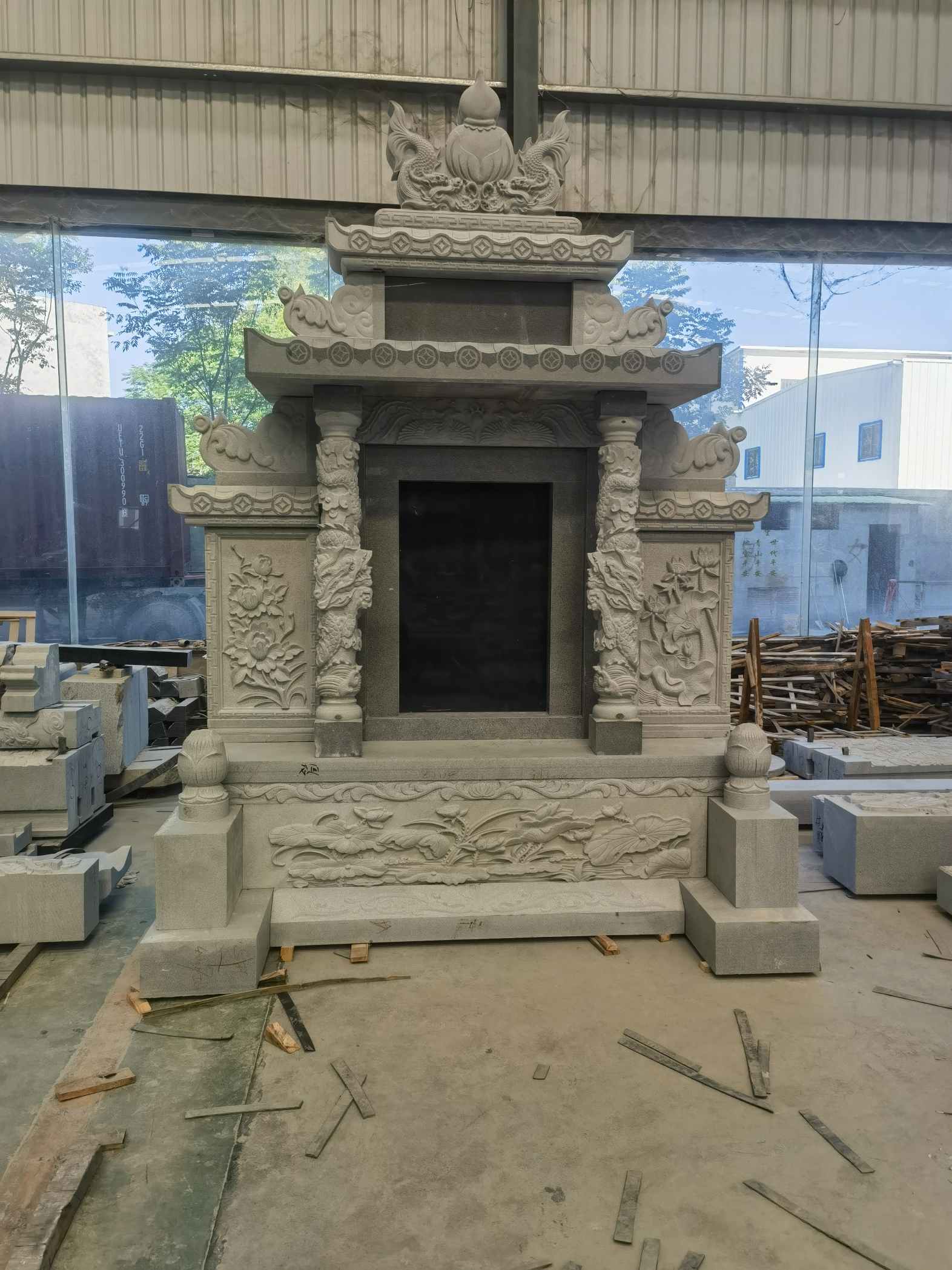 泰州 芝麻灰高档墓碑、土墓，一套也支持定做