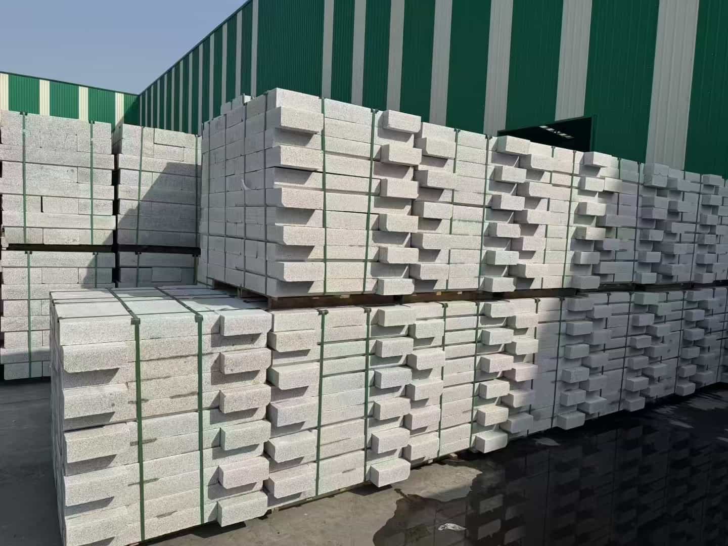 泰州芝麻白路沿石