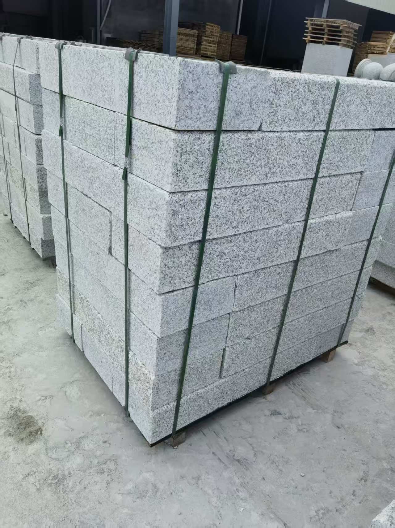 泰州 芙蓉白火烧两面路沿石