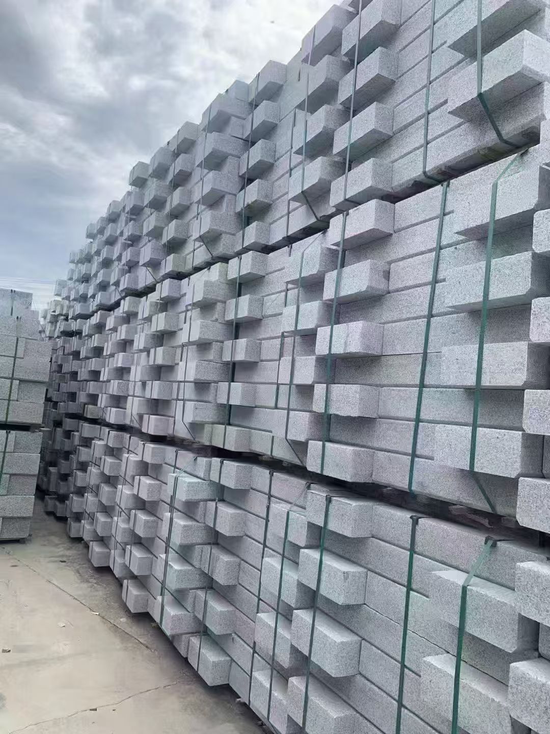 泰州 芝麻灰侧石