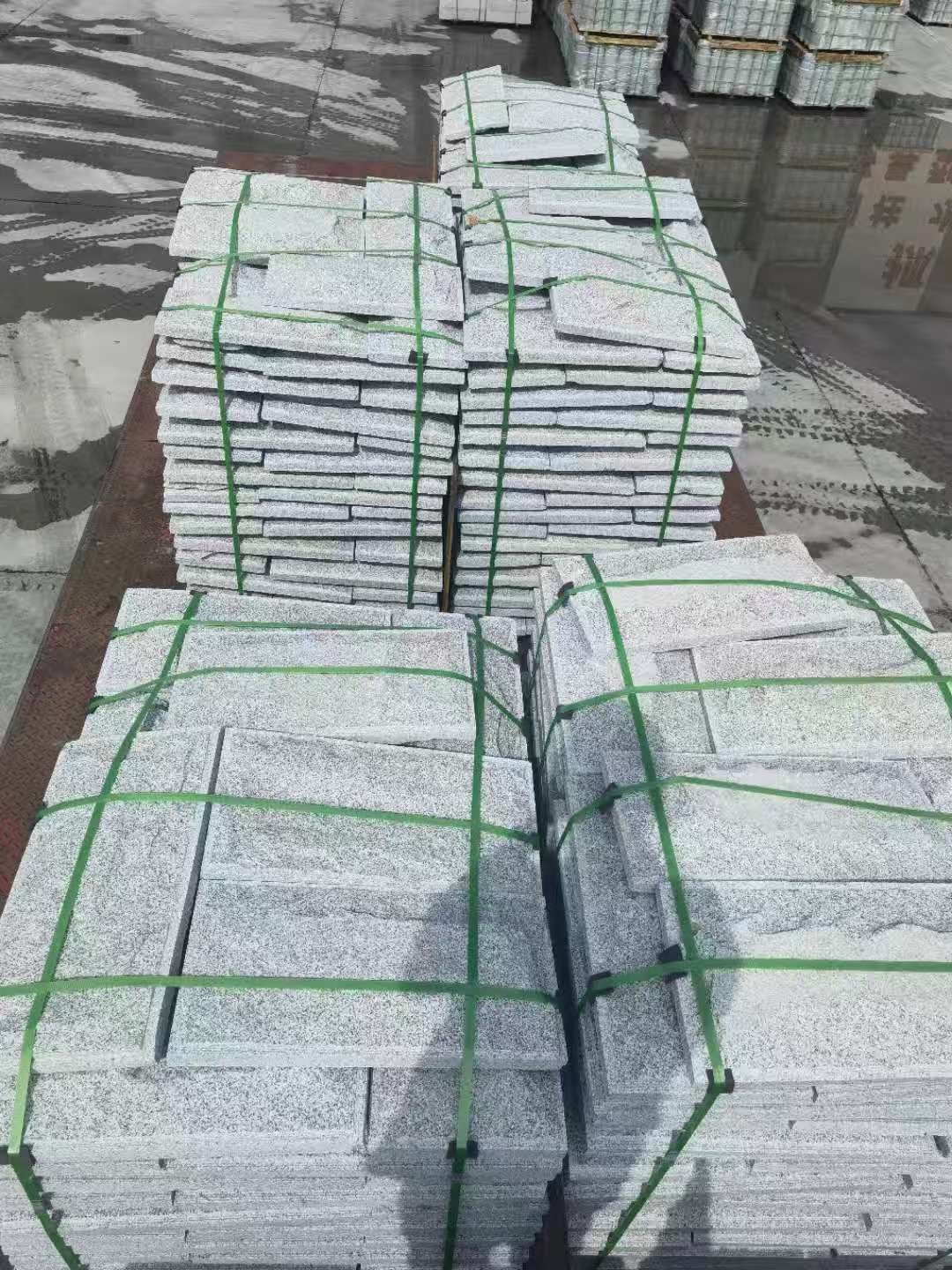 泰州 芝麻白蘑菇石装车出货