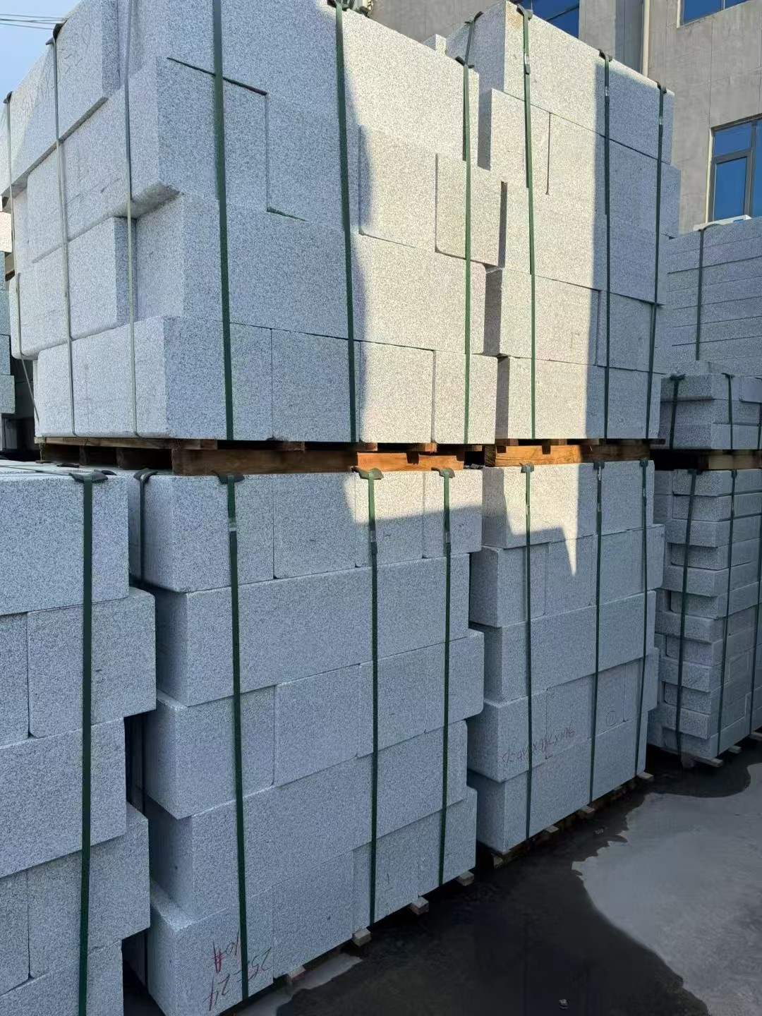 泰州 芝麻白路沿石